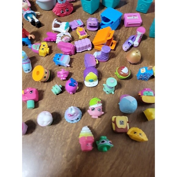 HUGE lot Shopkins Random Figures Basket Containers Mixed Seasons Dolls - Picture 4 of 16